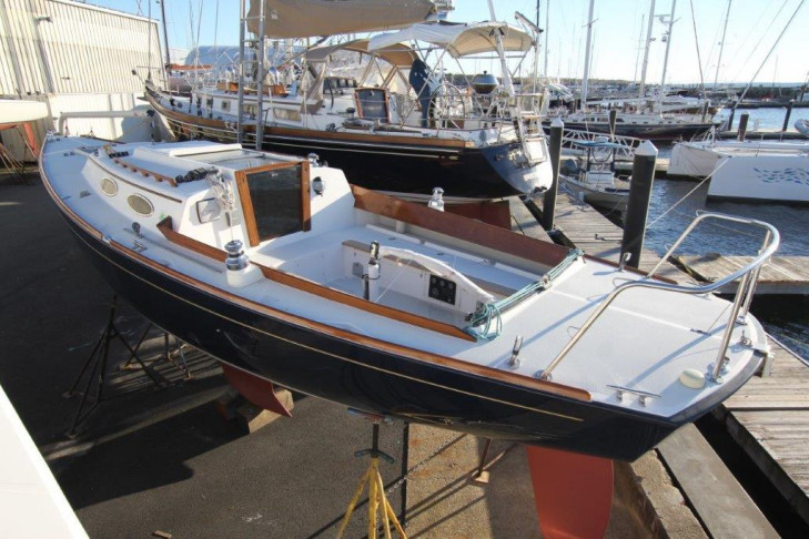 Alerion 28 AMORITA for sale with Yeoman Yachts
